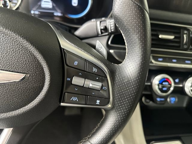 Used 2023 Genesis G70 2.0T image 16