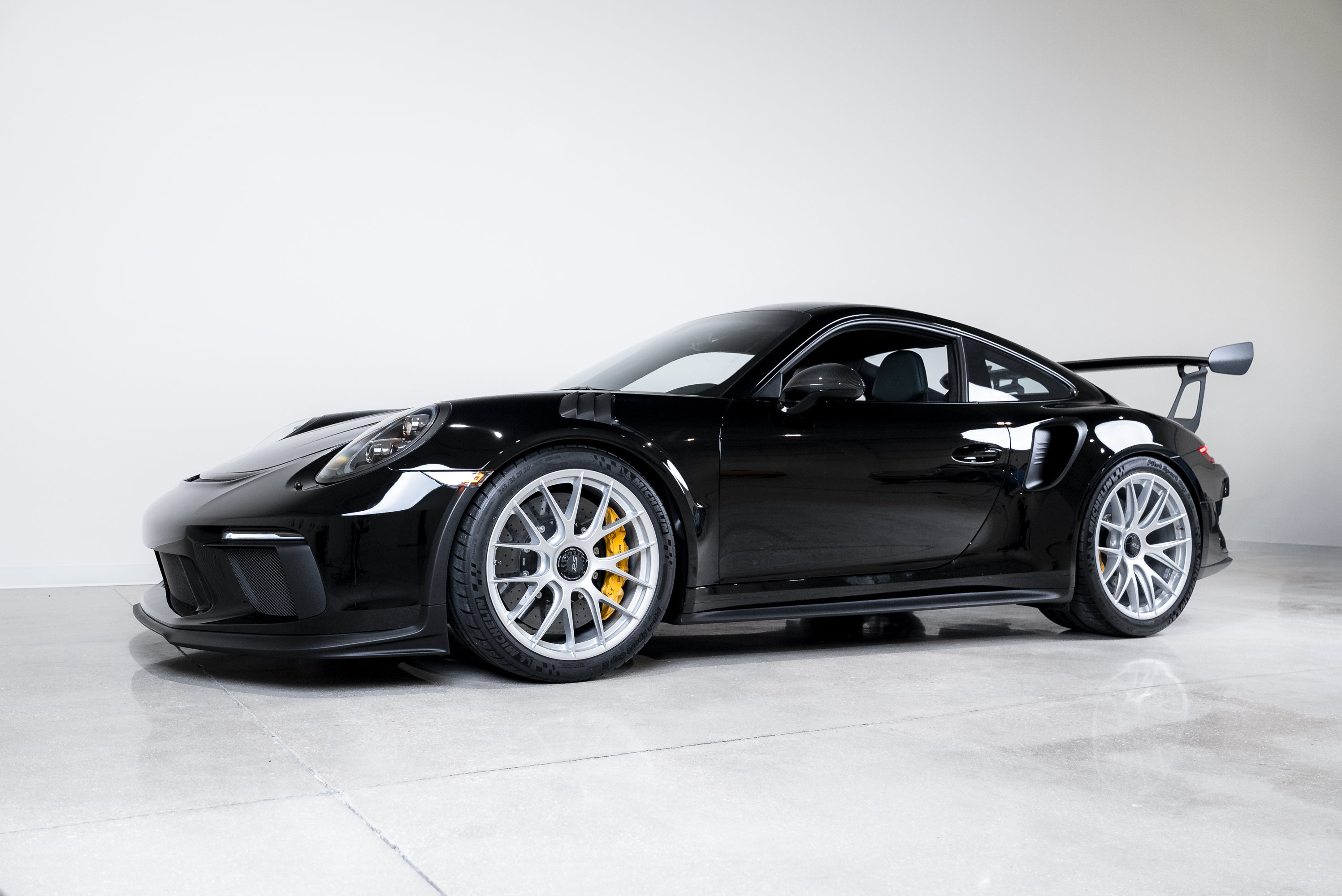 Certified 2019 Porsche 911 GT3 RS RWD image 1