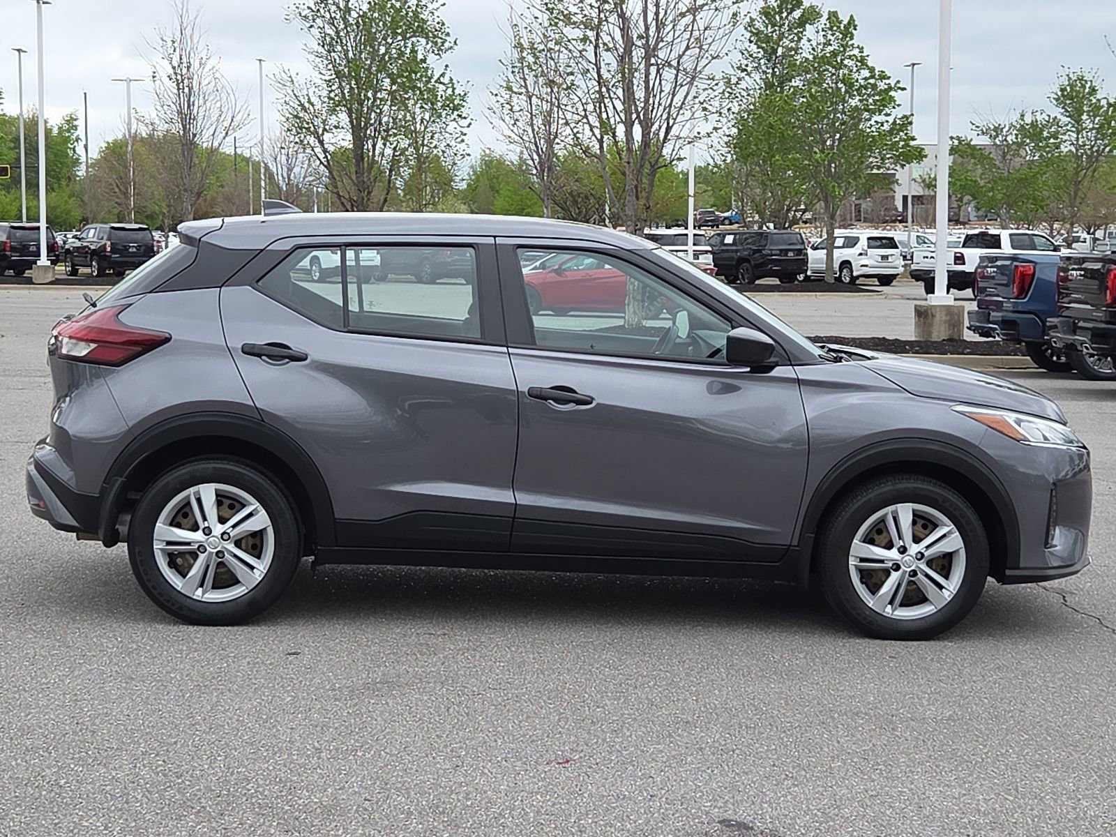 Used 2023 Nissan Kicks S image 6