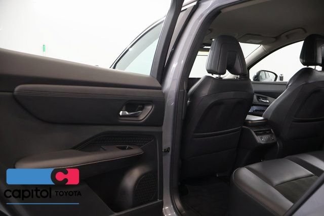 Used 2023 Nissan Ariya FWD image 31
