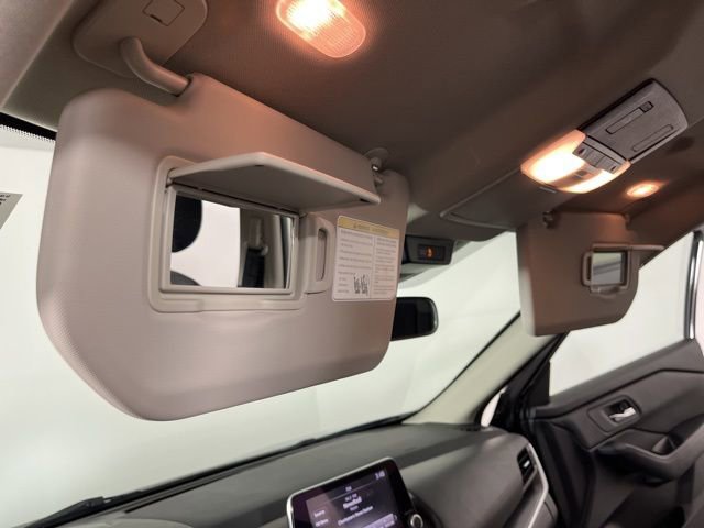 Used 2024 Nissan Rogue SV image 33