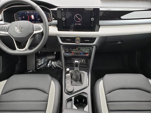 New 2026 Volkswagen Taos SEL image 9