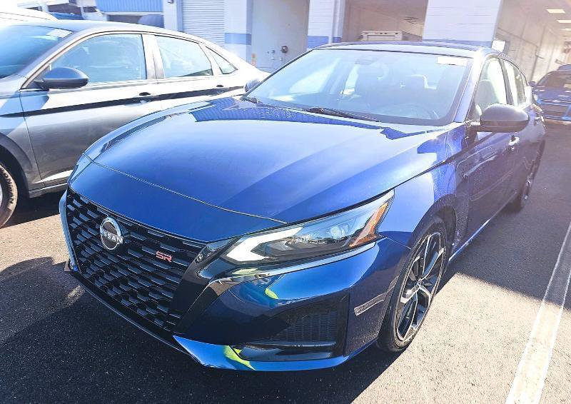 Used 2023 Nissan Altima 2.5 SR FWD image 6