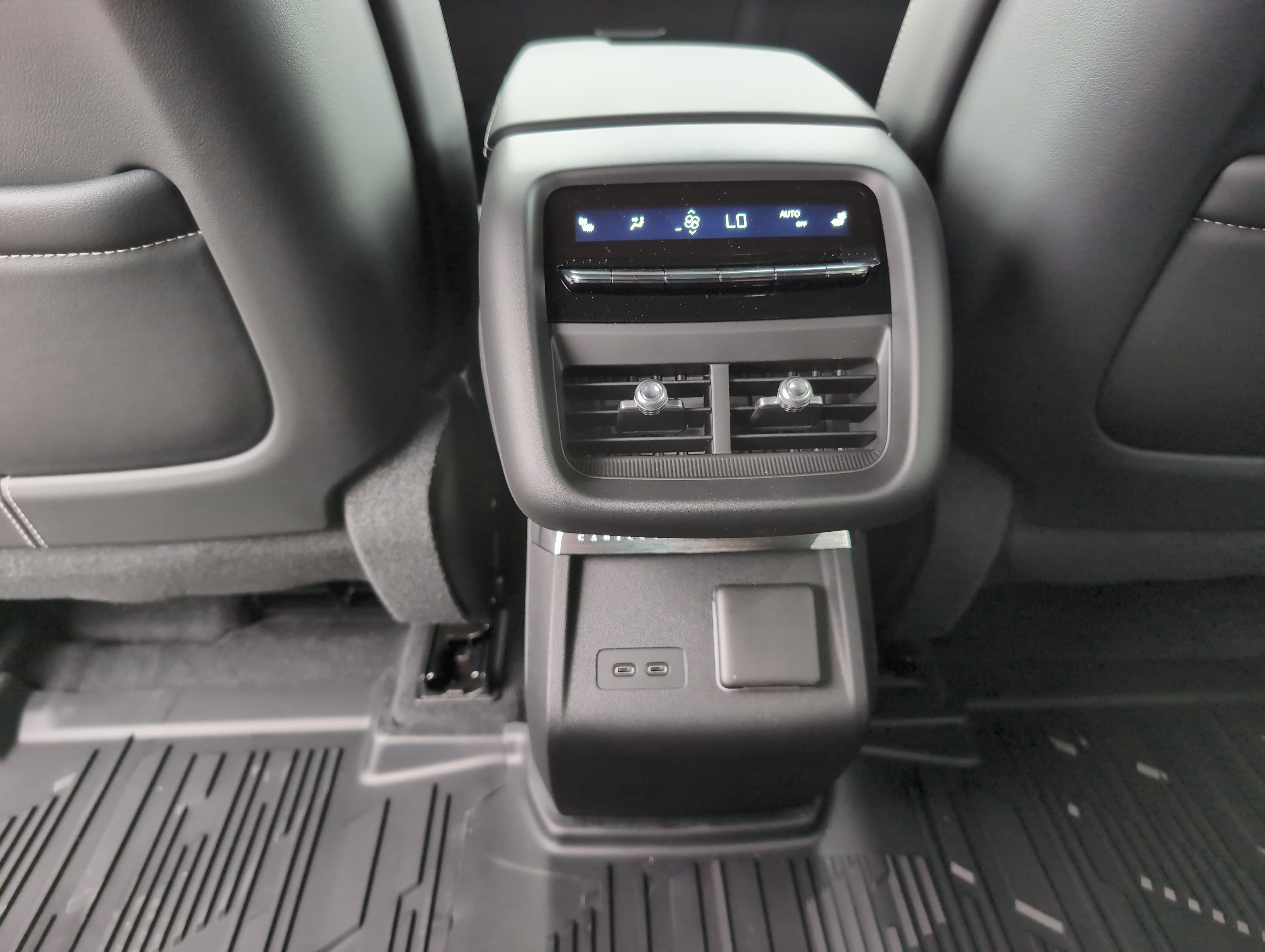 New 2026 Cadillac Lyriq V image 27