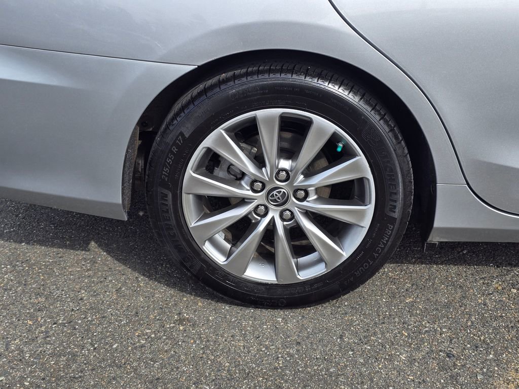Used 2015 Toyota Camry XLE FWD image 10