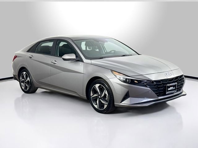 Used 2023 Hyundai Elantra SEL w/ Convenience Package FWD image 3