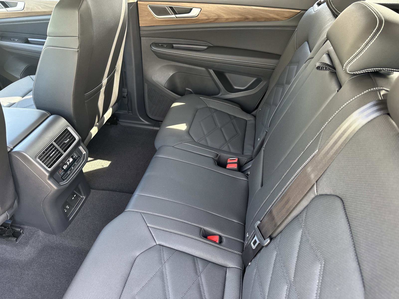 New 2026 Volkswagen Atlas SE image 10