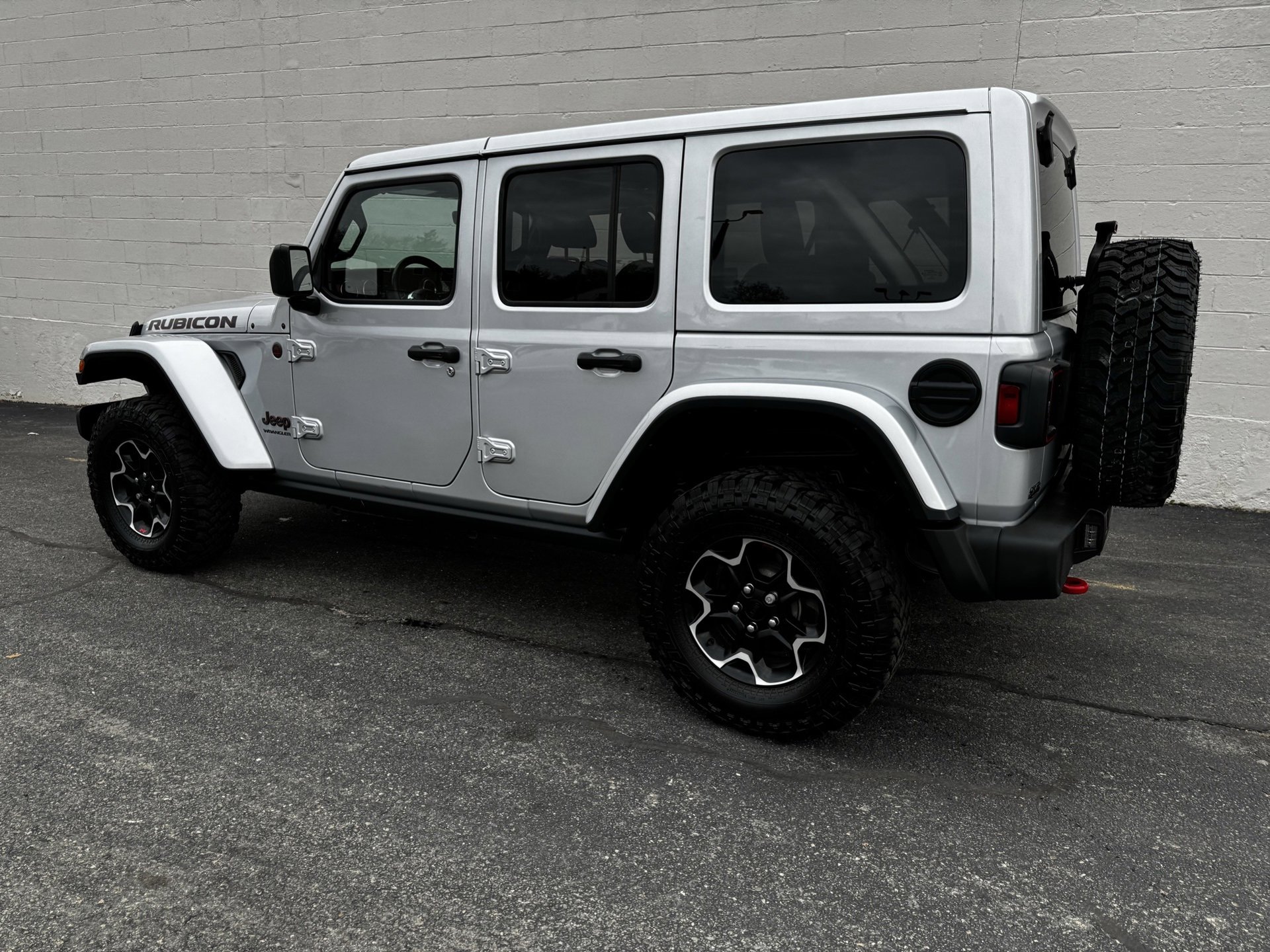 Used 2023 Jeep Wrangler Unlimited Rubicon w/ Cold Weather Group image 3