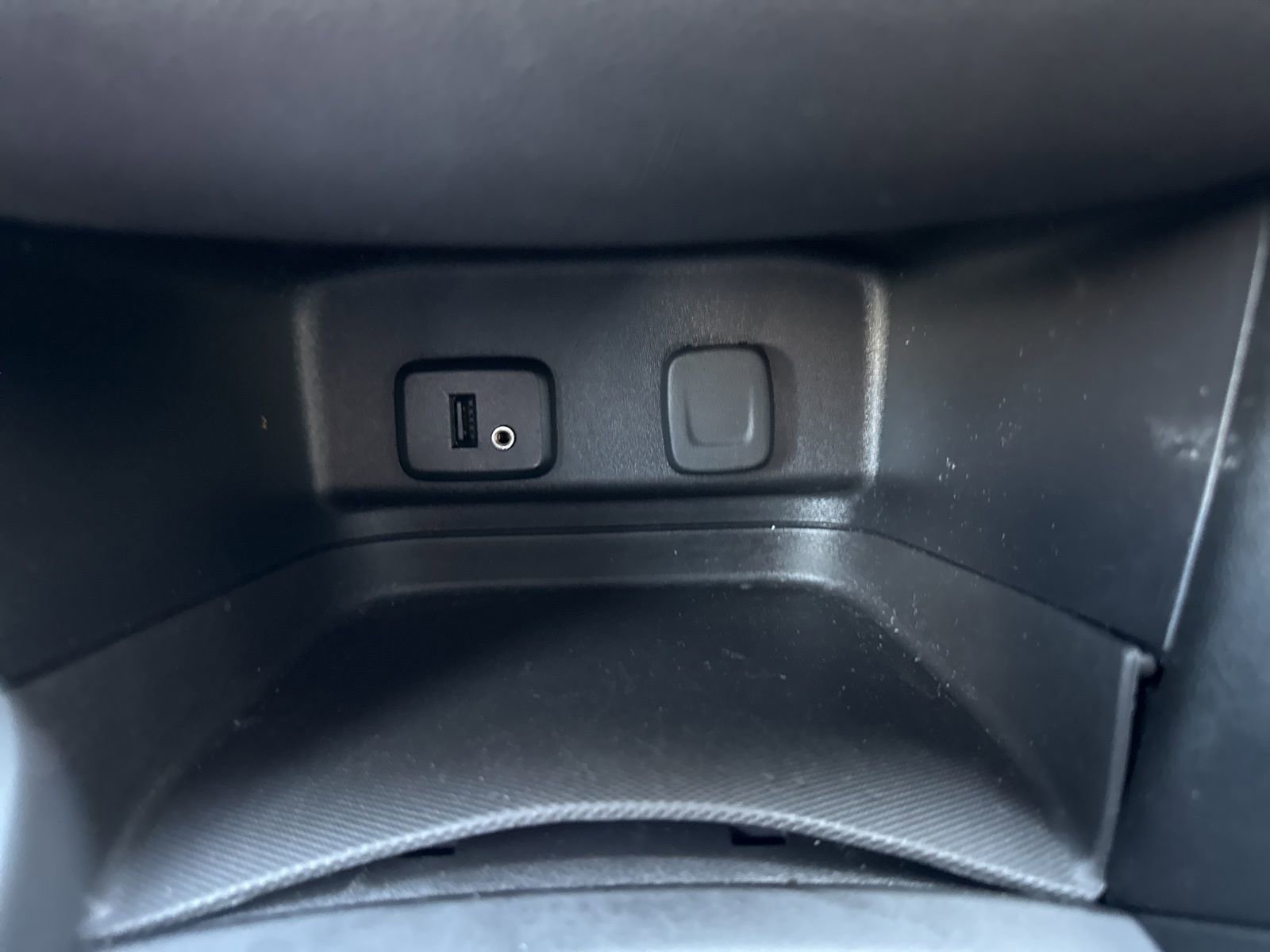 Used 2018 Chevrolet Equinox LT AWD/4WD image 25