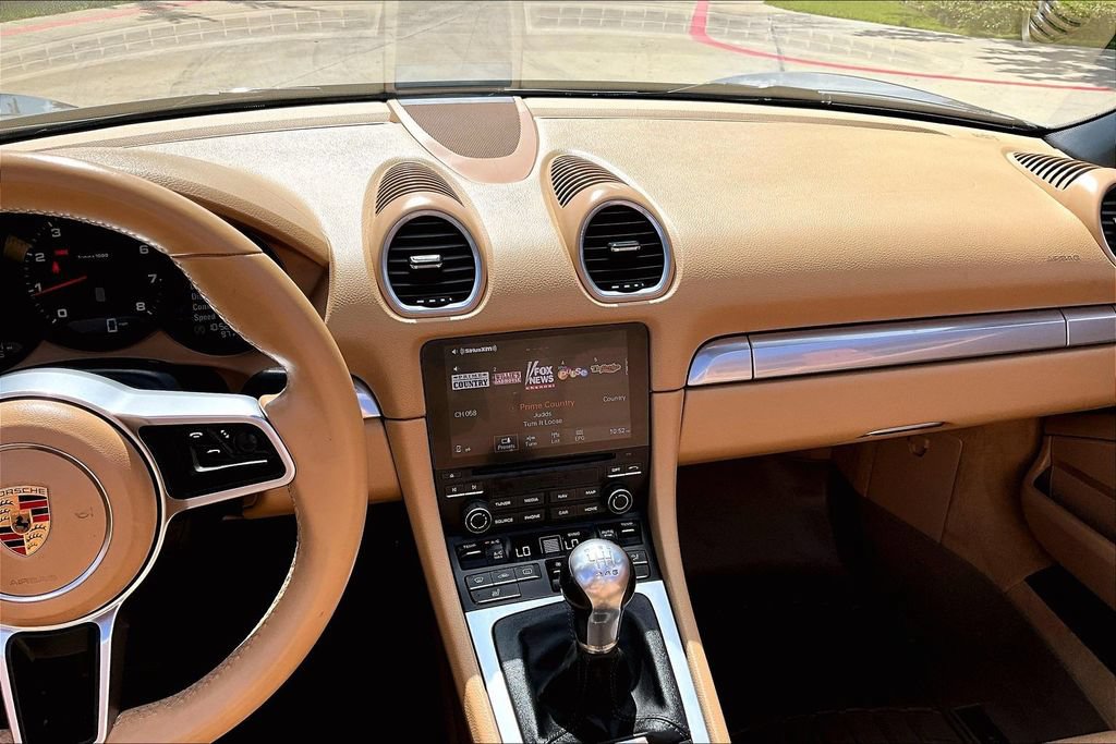 Used 2017 Porsche 718 Boxster RWD image 8
