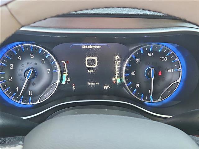Used 2018 Chrysler Pacifica Limited FWD image 15