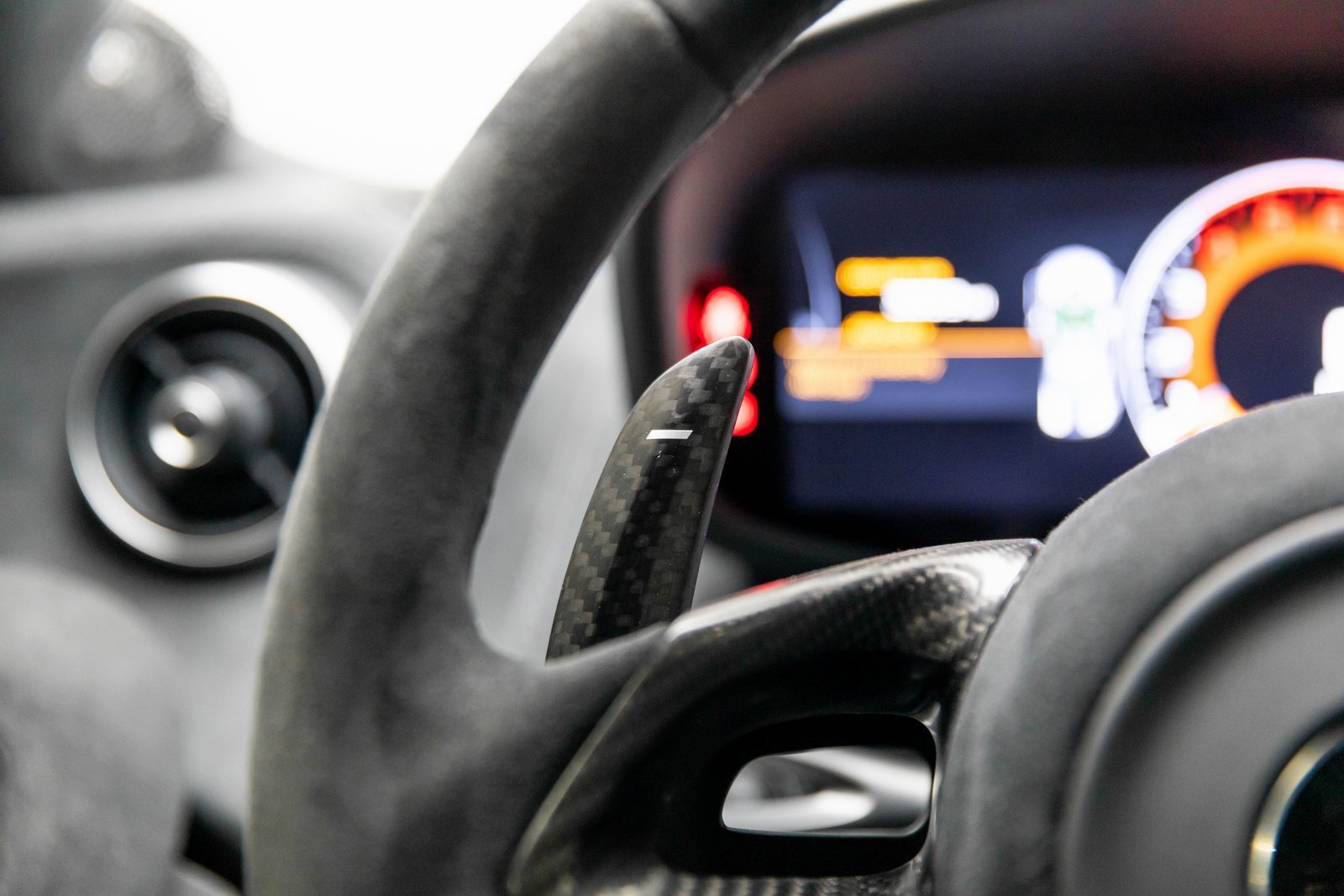 Used 2020 McLaren 620R RWD image 27