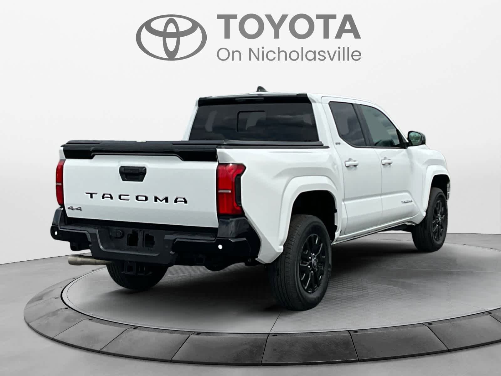 Used 2025 Toyota Tacoma SR5 w/ SR5 Upgrade Package AWD/4WD image 6