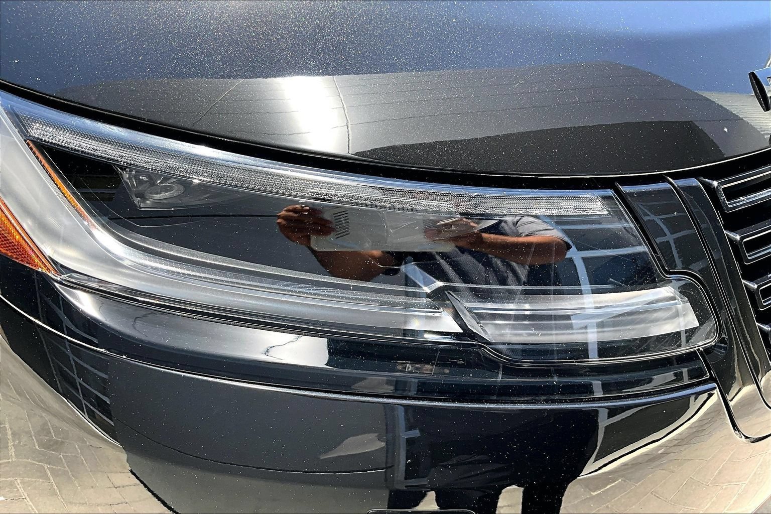 Certified 2025 Land Rover Range Rover Velar Dynamic SE AWD/4WD image 27