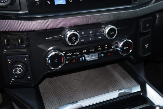 Used 2024 Ford F250 Platinum w/ Tremor Off-Road Package AWD/4WD image 24