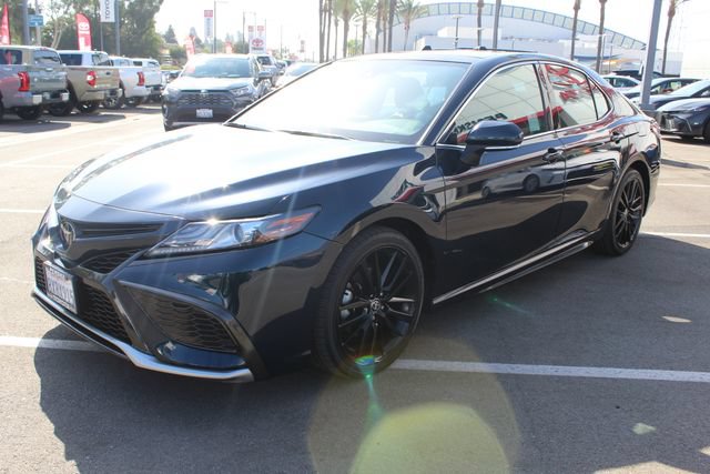 Used 2021 Toyota Camry XSE FWD image 6
