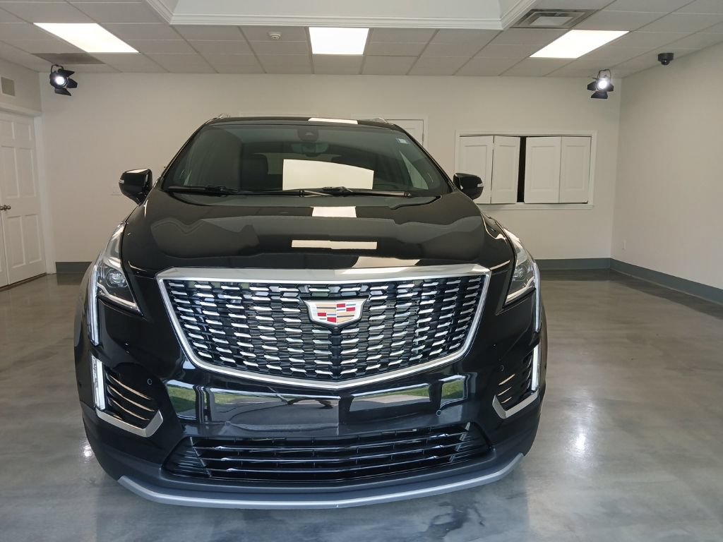 Certified 2025 Cadillac XT5 Premium Luxury w/ Technology Package AWD/4WD image 5