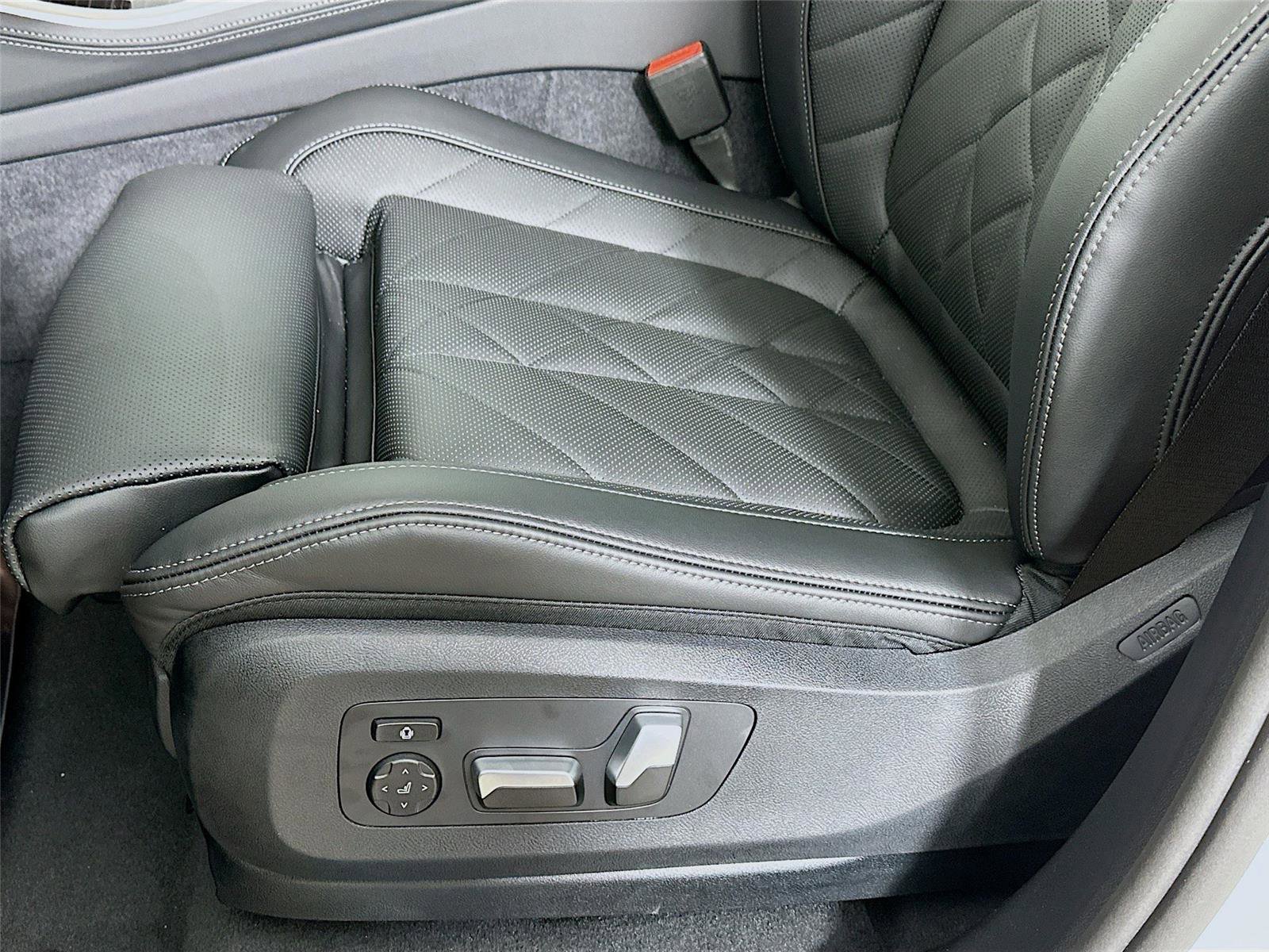 New 2026 BMW X5 xDrive40i w/ Parking Assistance Package image 19