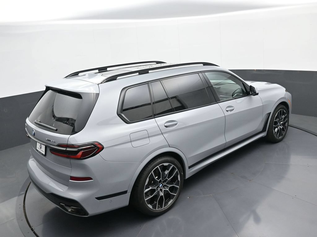 Used 2026 BMW X7 xDrive40i w/ M Sport Package AWD/4WD image 37
