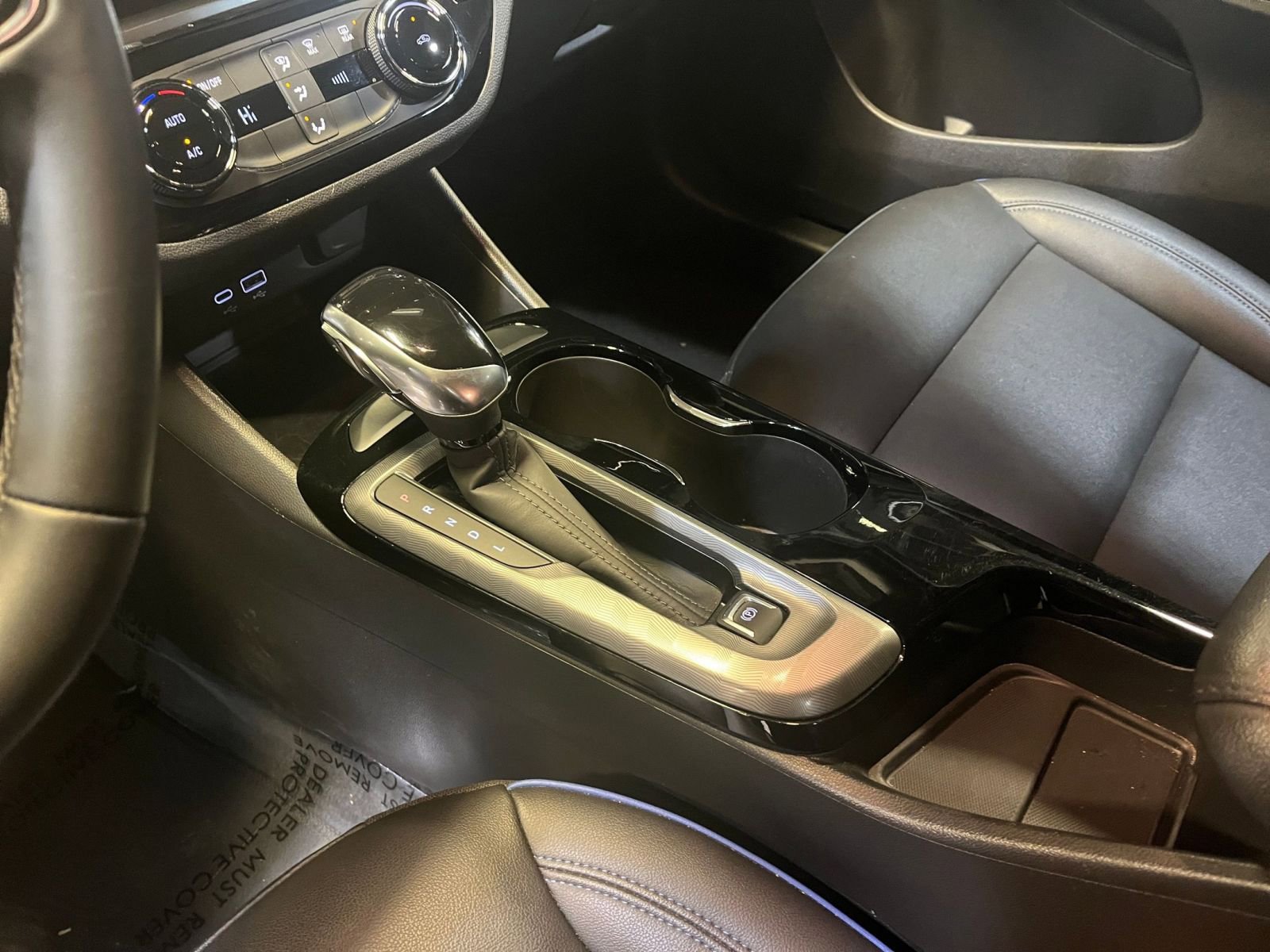 Used 2025 Buick Envista Sport Touring image 40