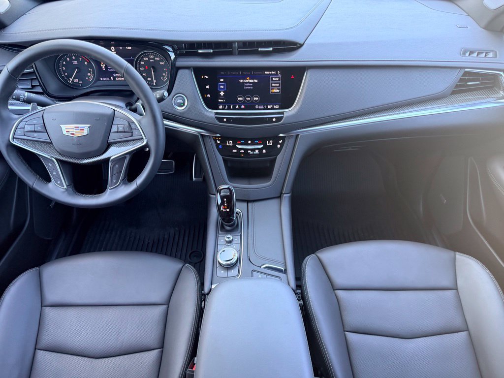 New 2026 Cadillac XT5 Sportv w/ LPO, Floor Liner Package AWD/4WD image 18