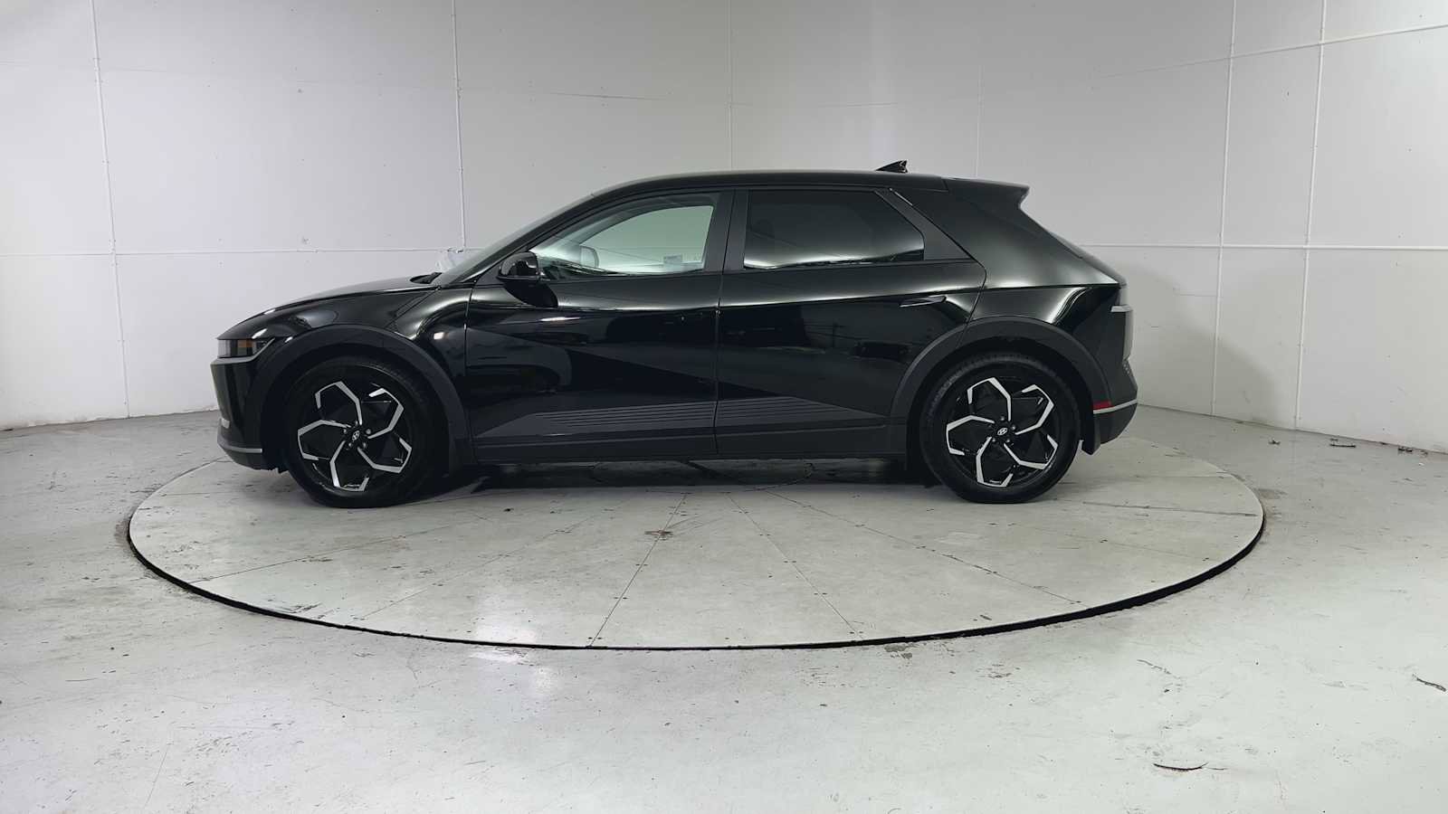 Used 2024 Hyundai Ioniq 5 SEL image 5