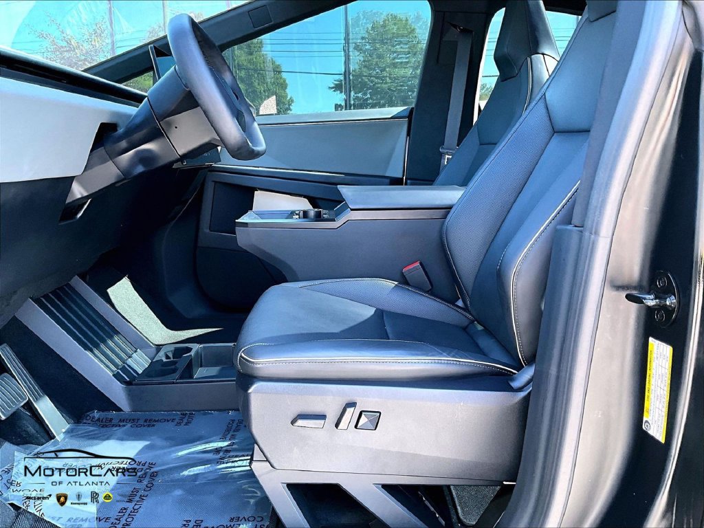 Used 2024 Tesla Cybertruck AWD Crew Cab image 23