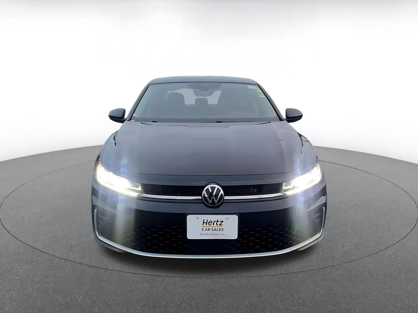 Used 2025 Volkswagen Jetta SE image 4