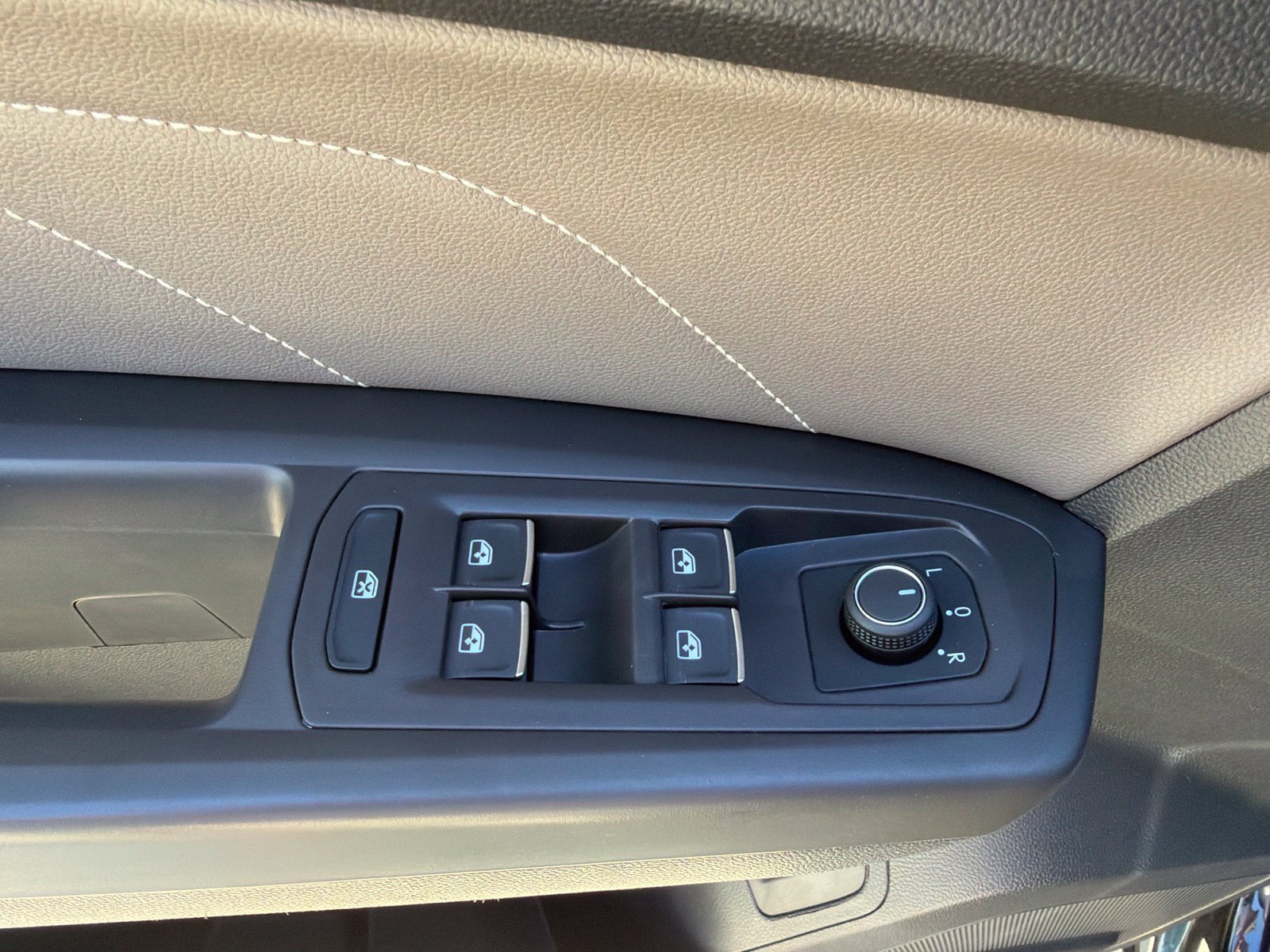Certified 2023 Volkswagen Atlas SE AWD/4WD image 17