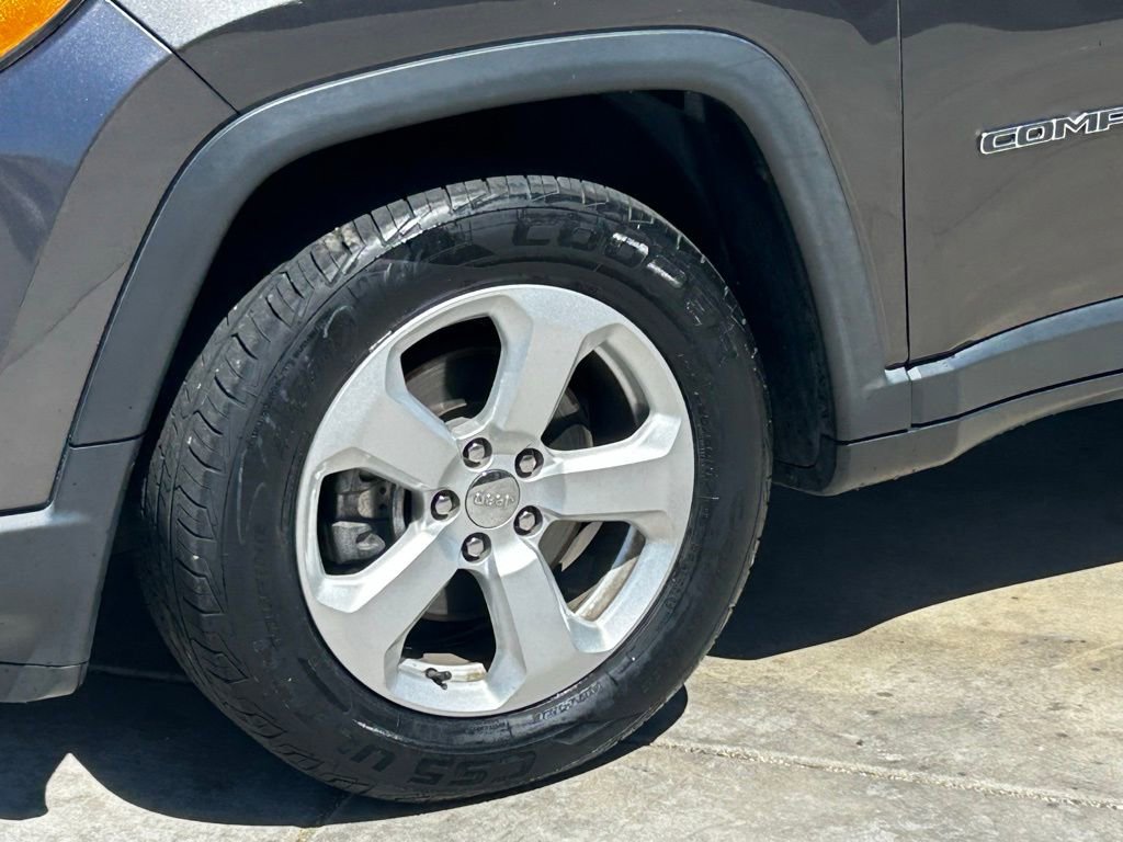 Used 2019 Jeep Compass Latitude w/ Popular Equipment Group FWD image 4