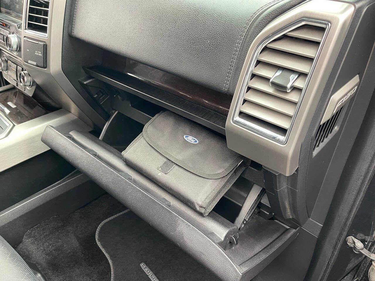 Used 2015 Ford F150 Platinum w/ Equipment Group 701A Luxury image 40