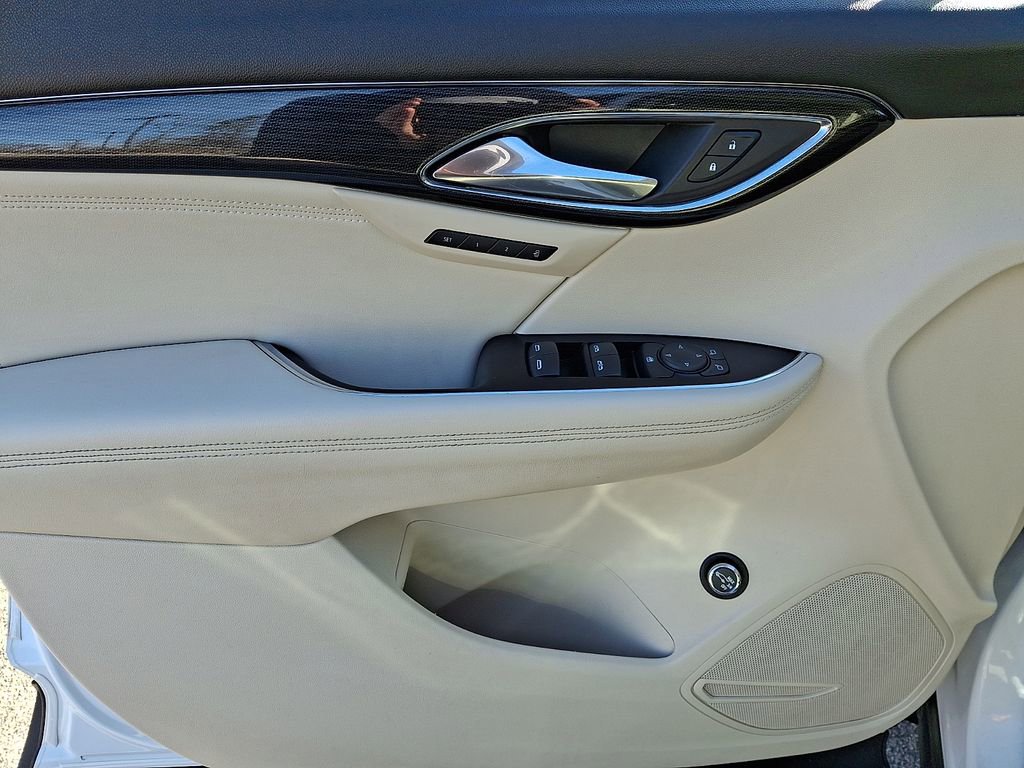 Used 2023 Buick Envision Essence image 12