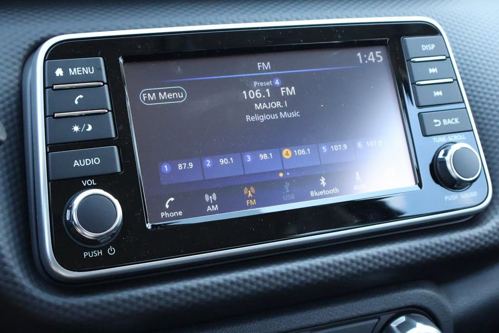 New 2025 Nissan Kicks Play S image 3