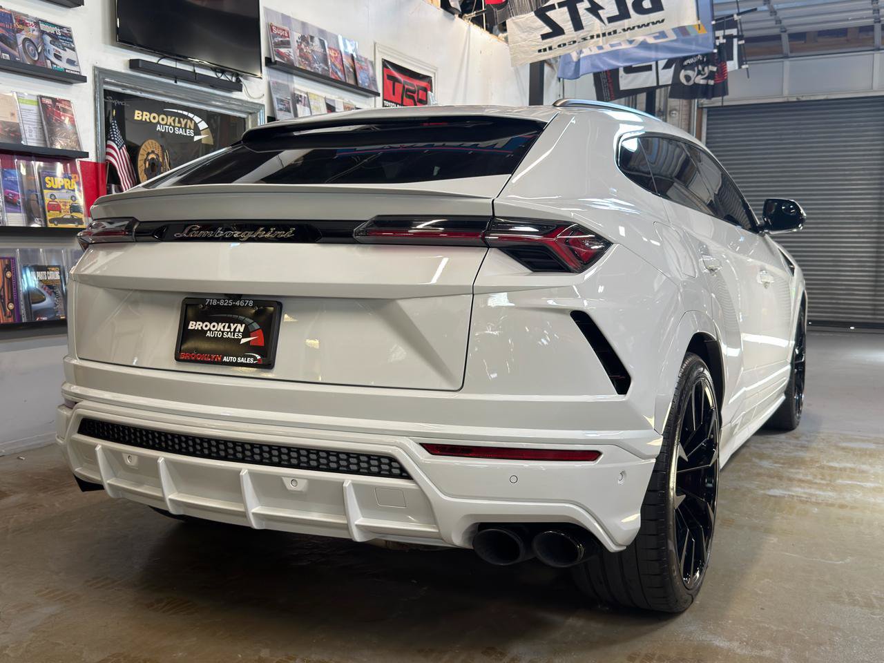 Used 2020 Lamborghini Urus AWD/4WD image 7