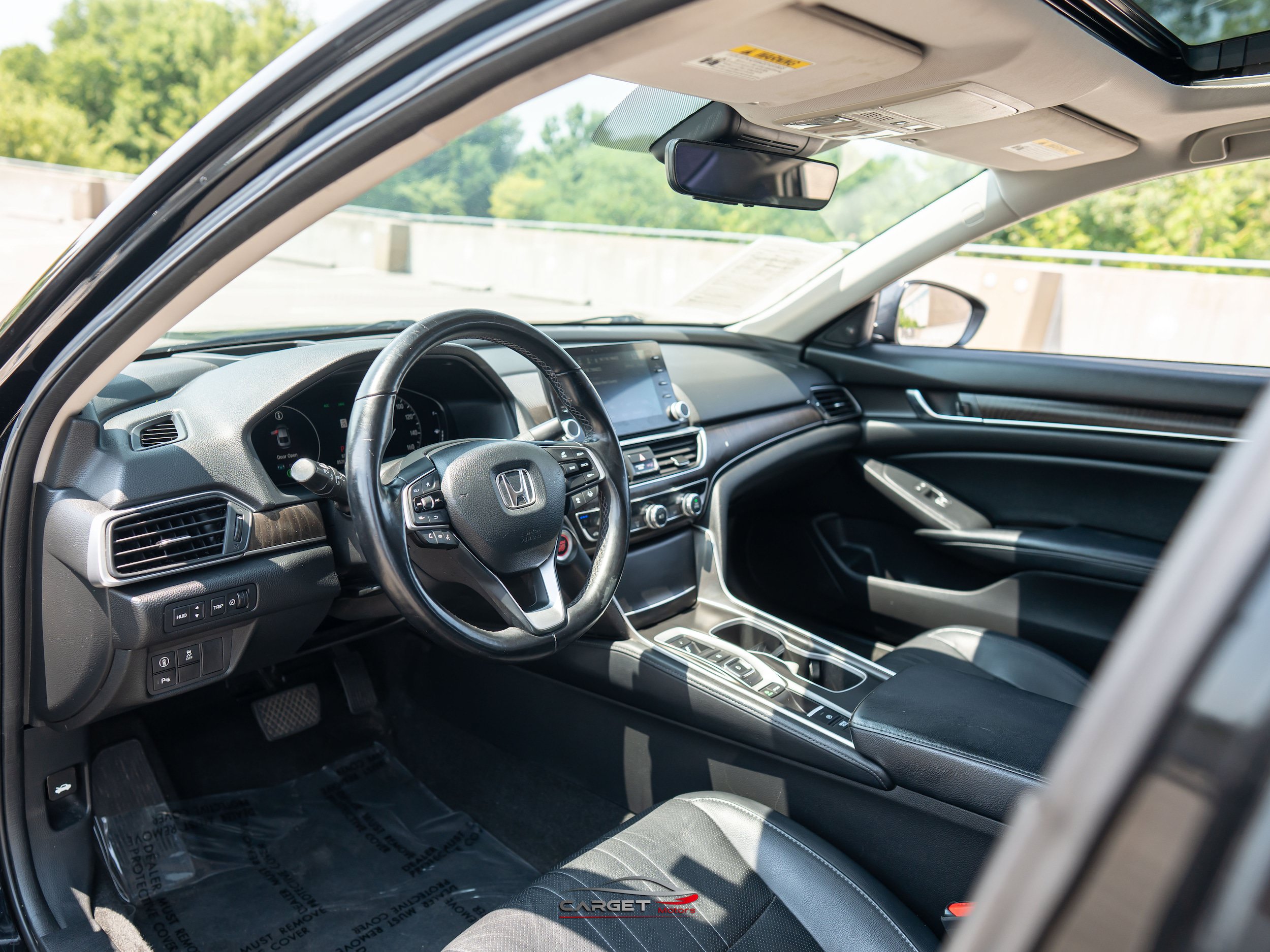 Used 2018 Honda Accord Touring image 12