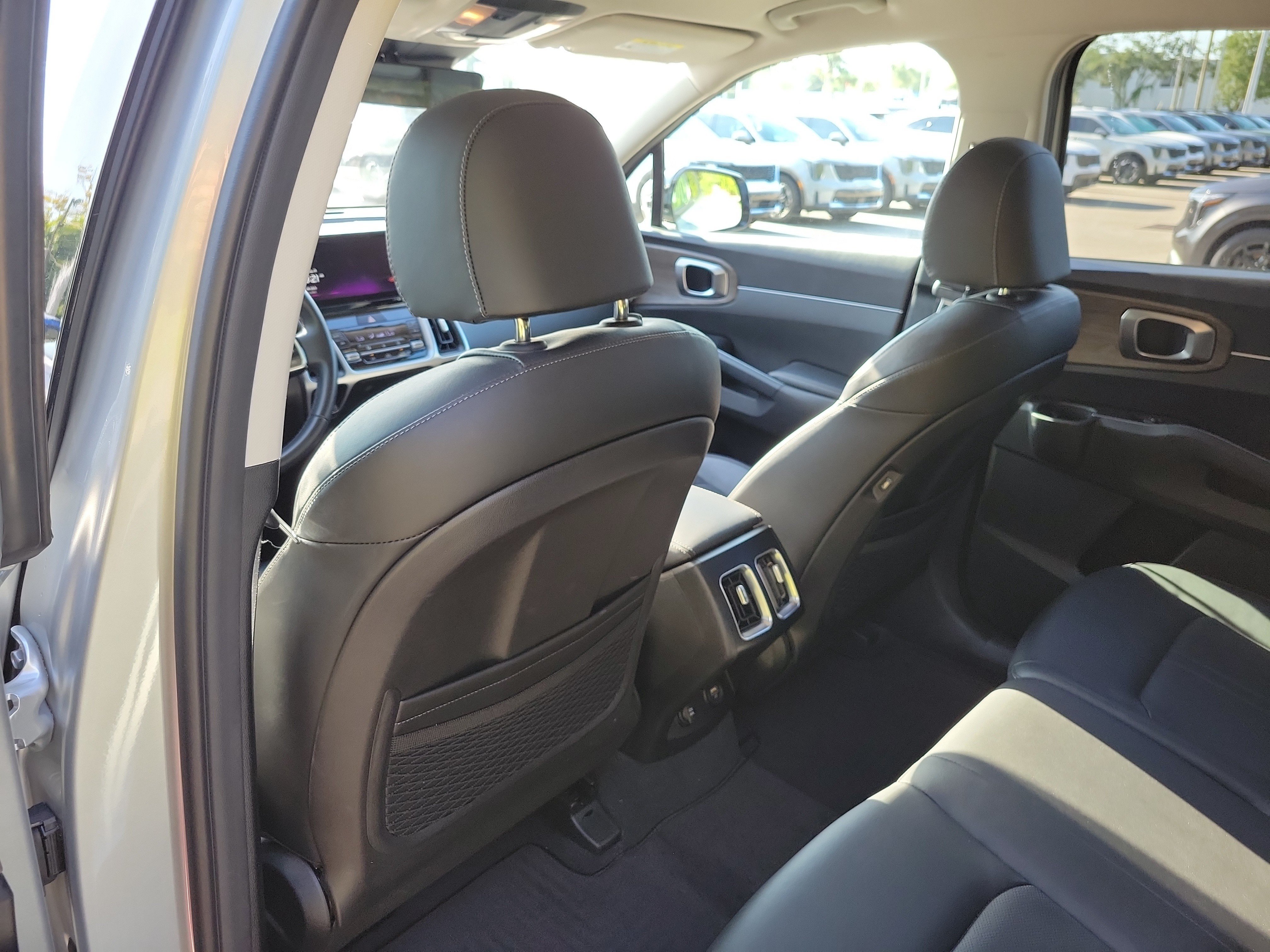 Certified 2022 Kia Sorento S AWD/4WD image 16