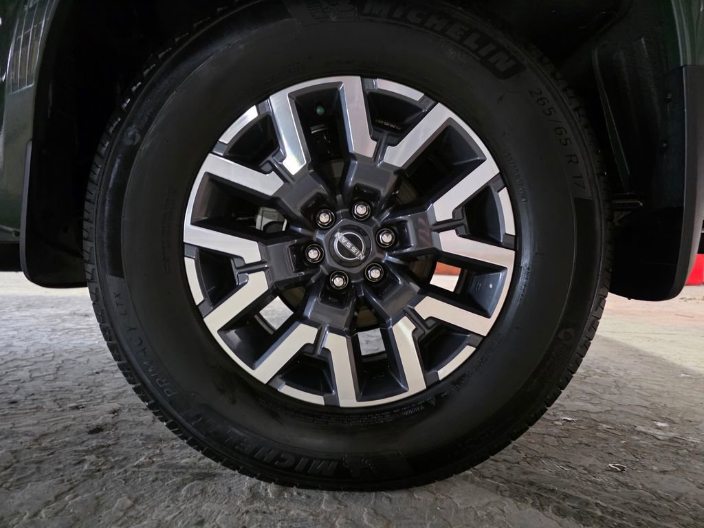 Used 2024 Nissan Frontier SL w/ Technology Package image 27