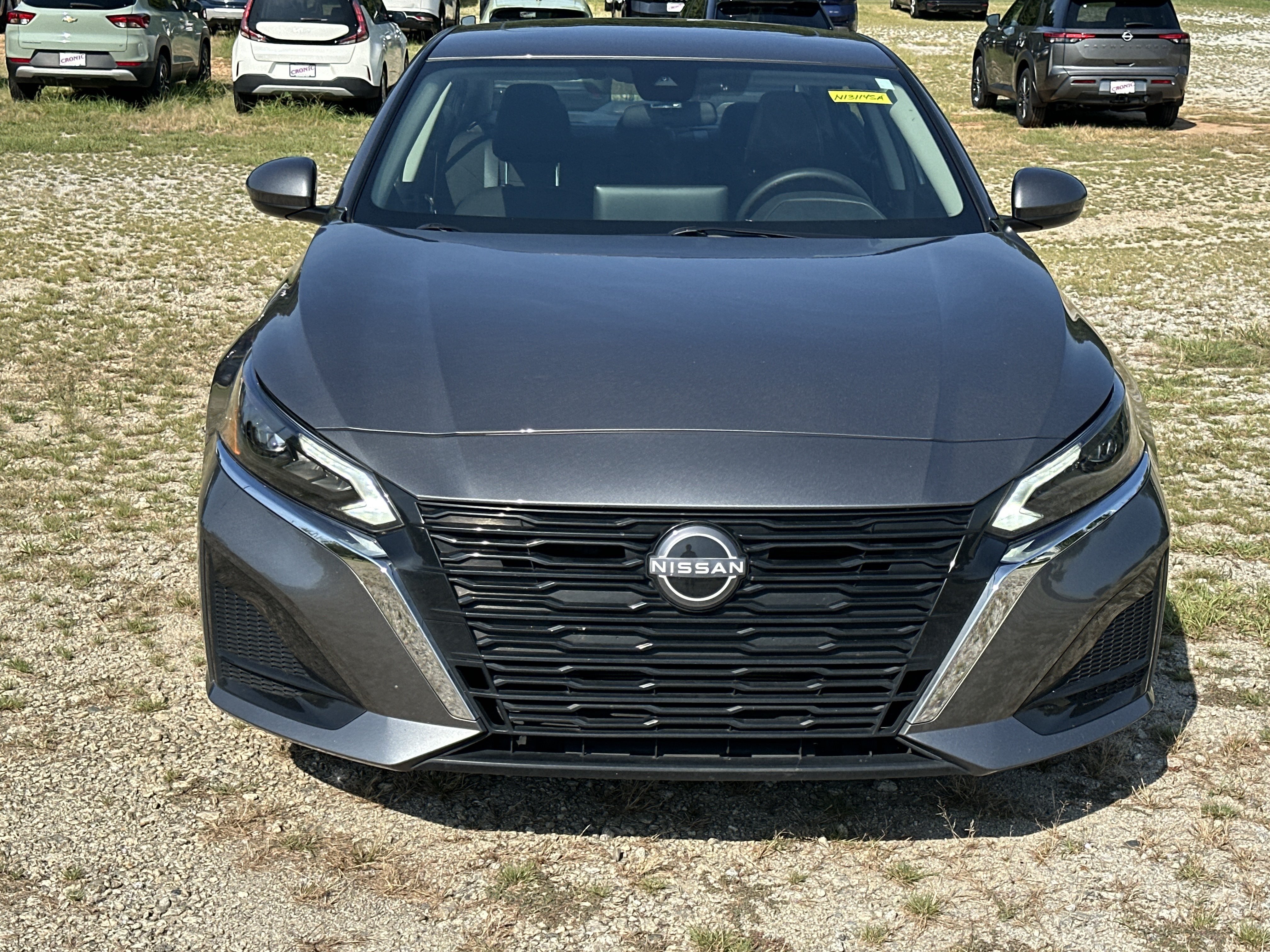 Used 2025 Nissan Altima 2.5 SV w/ SV Special Edition Package FWD image 2