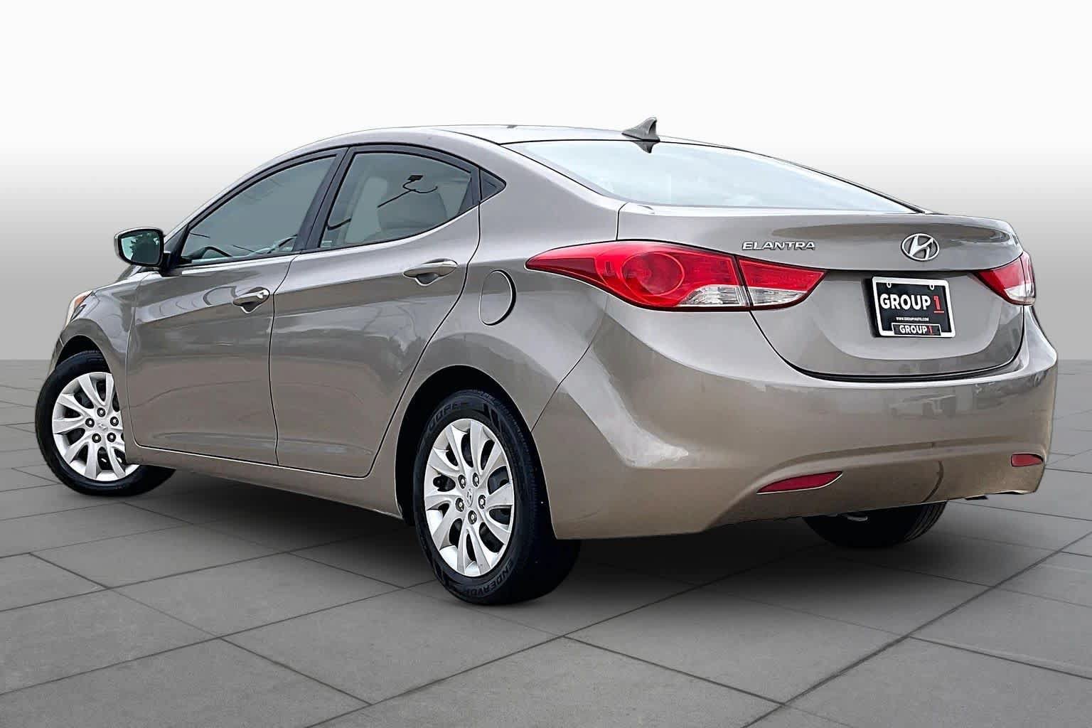 Used 2013 Hyundai Elantra GLS FWD image 12