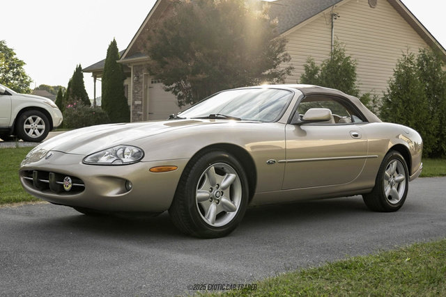 Used 1999 Jaguar XK8 Convertible image 22