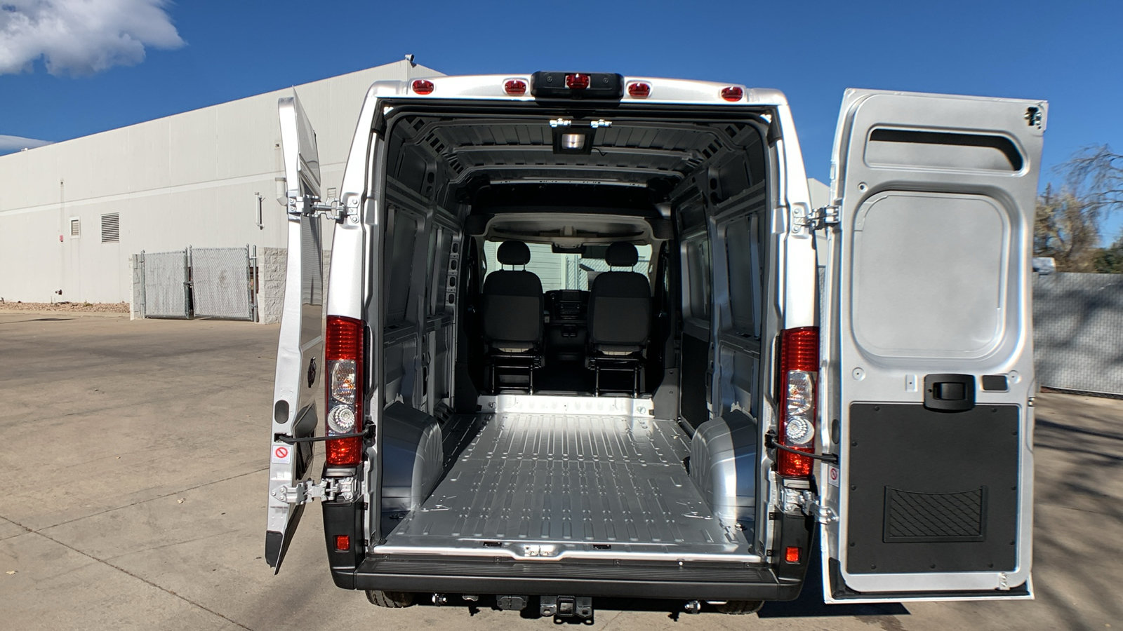 New 2026 RAM ProMaster 1500 w/ Convenience Group FWD image 31