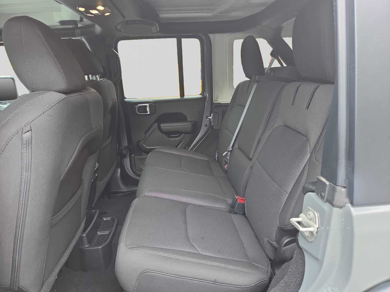 Used 2023 Jeep Wrangler Unlimited AWD/4WD image 28