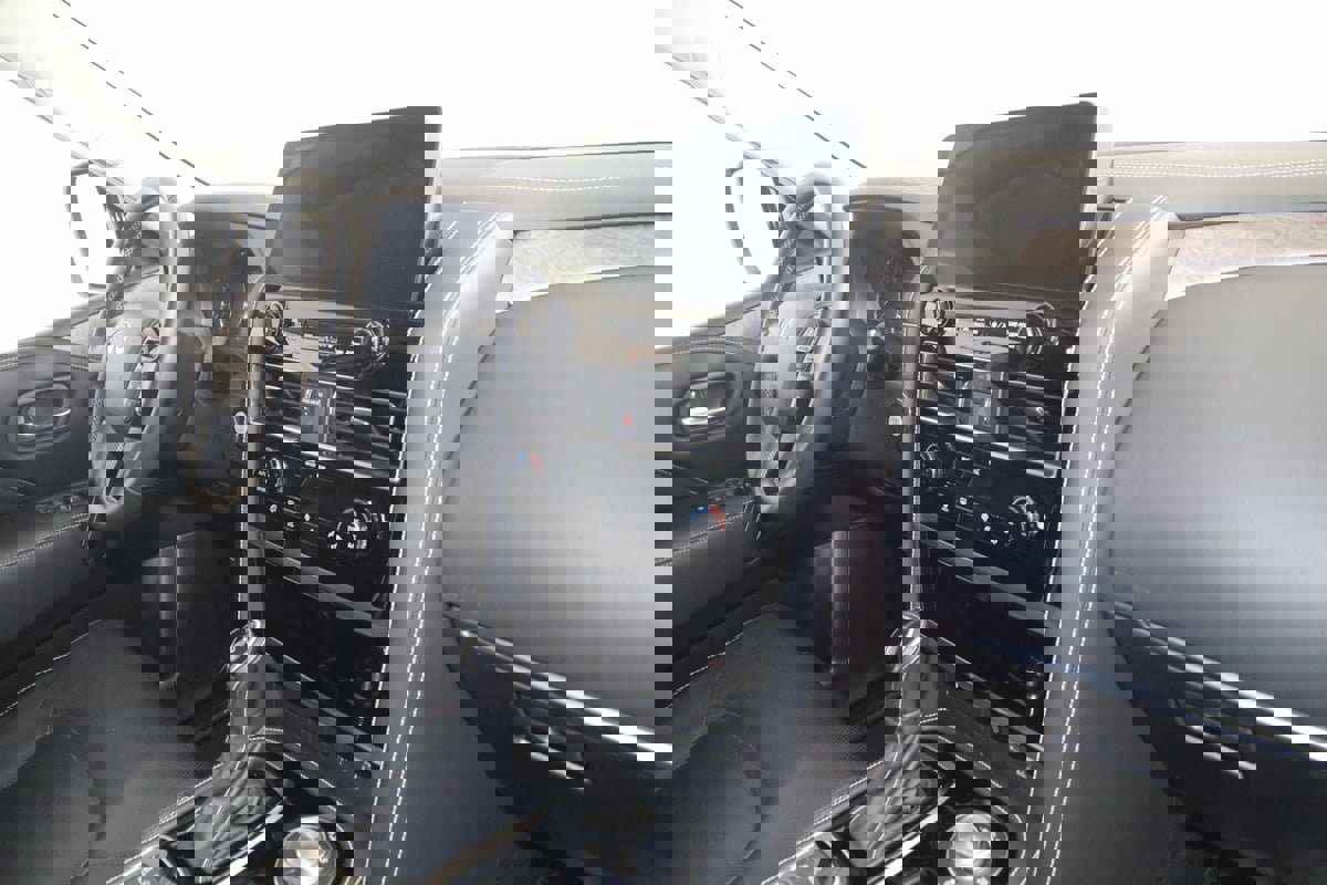 Used 2023 INFINITI QX80 Premium Select w/ All-Season Package image 44