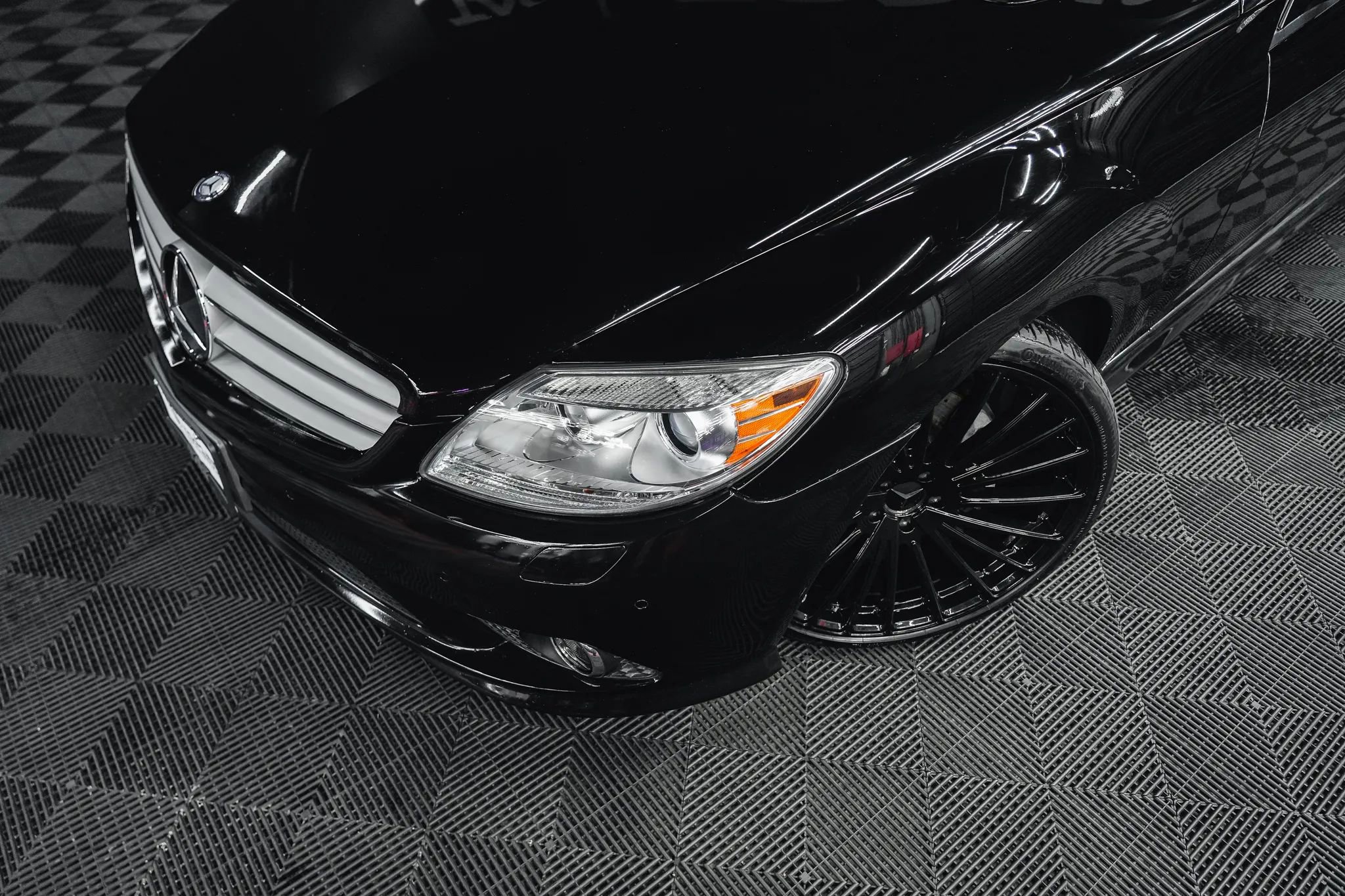 Used 2009 Mercedes-Benz CL 550 4MATIC image 3