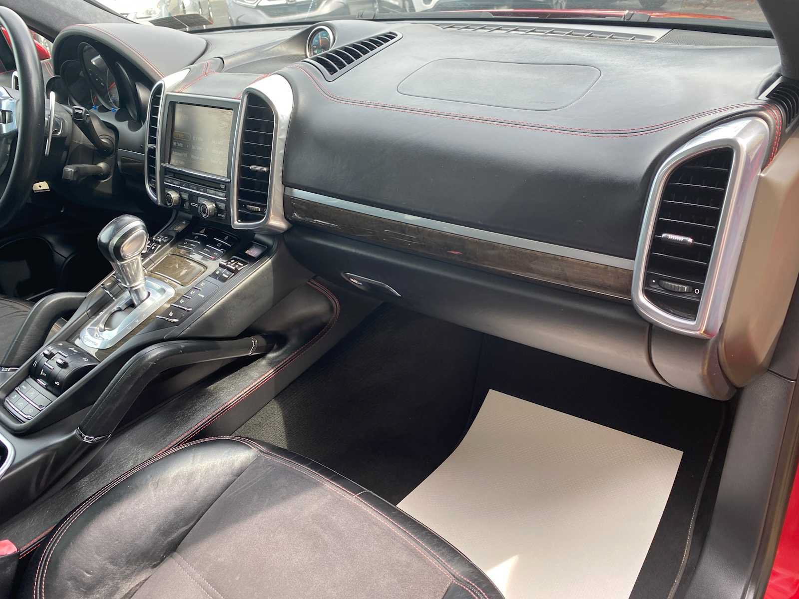 Used 2013 Porsche Cayenne GTS AWD/4WD image 27
