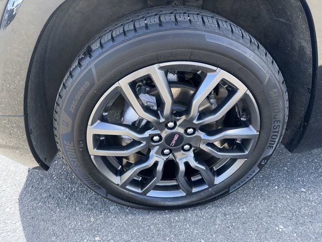 Used 2024 GMC Terrain Denali w/ Black Diamond Edition image 10