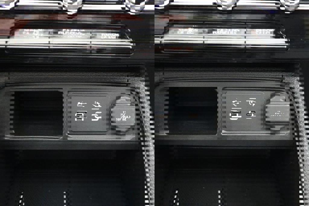 Used 2025 Honda Pilot Black Edition image 27