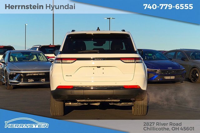 Used 2022 Jeep Grand Cherokee Altitude image 32