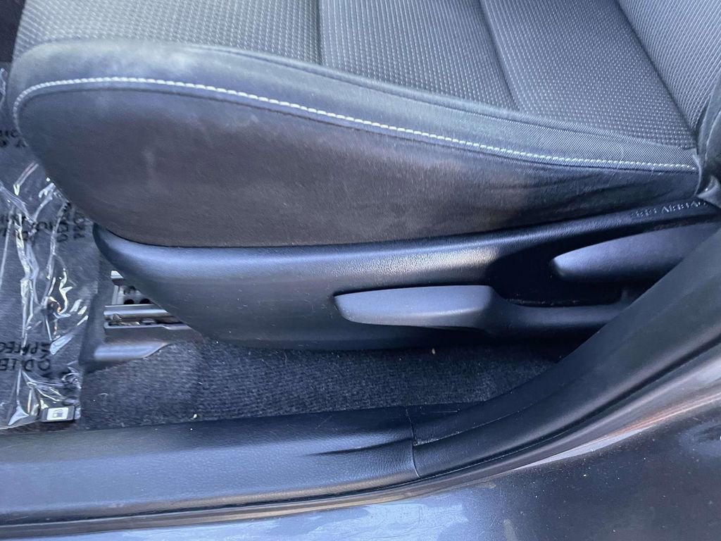 Used 2016 Toyota RAV4 XLE image 28