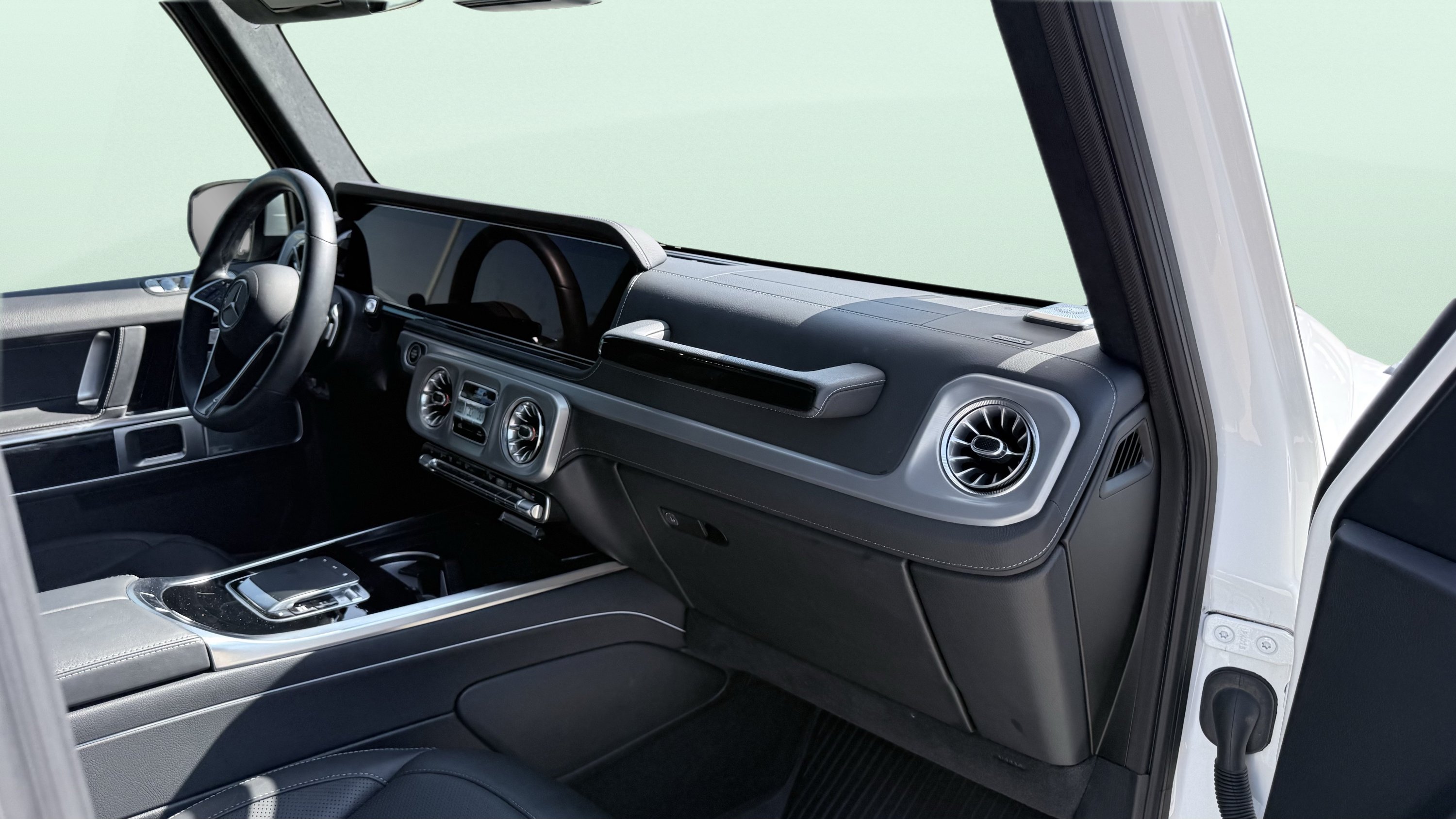 Used 2025 Mercedes-Benz G 550 image 45